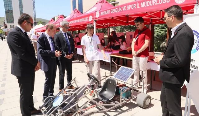 Bayburt'ta okulların örnek çalışmaları sergilendi