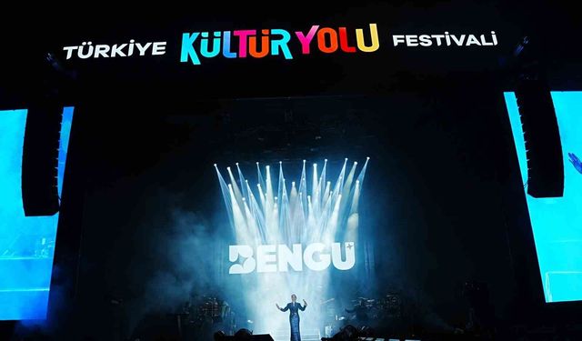 Bengü'den Manisa'da muhteşem gece
