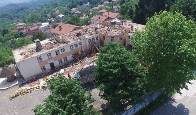 Büyük Tekke halkı yeni okul için çağrıda bulundular