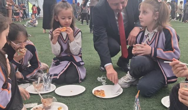 Çıldır'da 'Yıl Sonu Tatlı Şenliği' düzenlendi