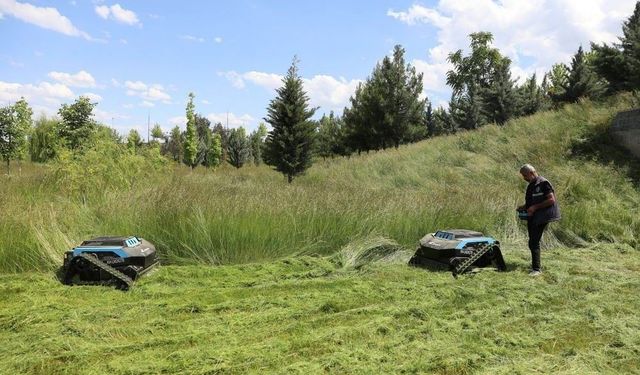 Diyarbakır'da yeni nesil ot biçme robotları sahada