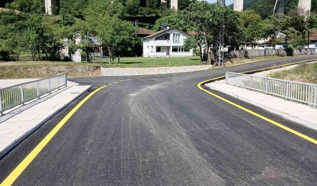 Düzce'de köylerde yol çizgi çalışmaları tamamlanıyor