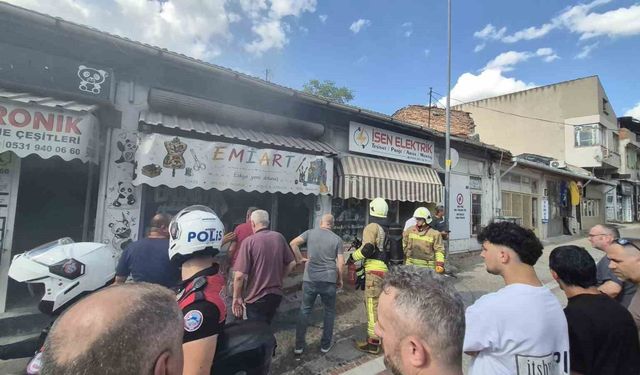 Edirne'de iş yerinde çıkan yangına kova ve hortumla müdahale
