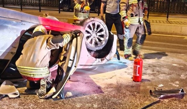 Edirne'de otomobil refüje çarpıp takla attı: 1 yaralı