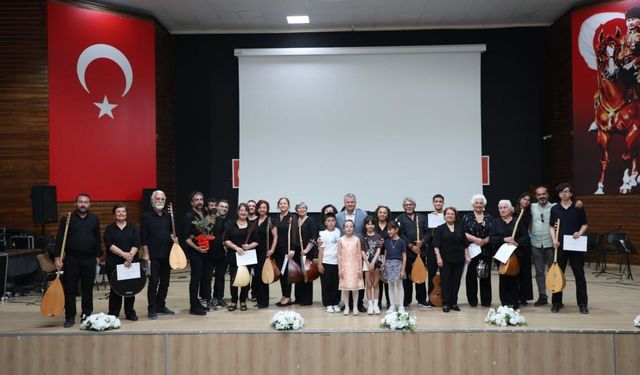 Edremit Belediyesi kursiyerlerinden müzik ziyafeti