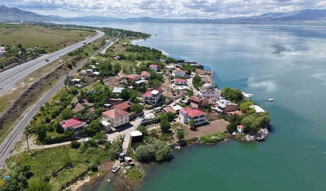 Elazığ'da kuraklık alarmı veren nokta yeniden suya gömüldü