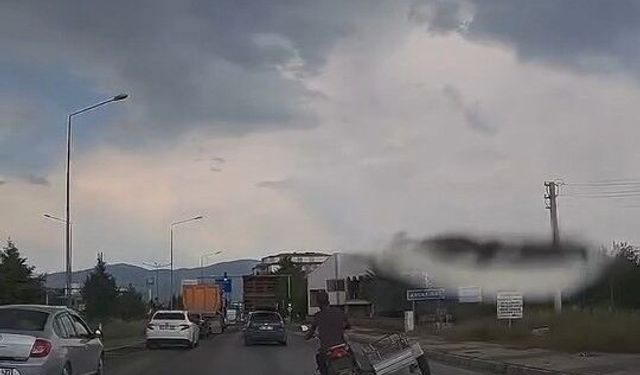 Elazığ'da motosiklet sürücüsünden tehlikeli yolculuk
