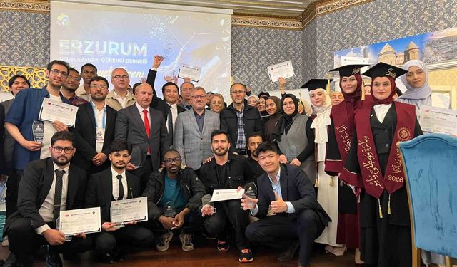Erzurum'da eğitim alan uluslararası öğrenciler memleketlerine uğurlandı