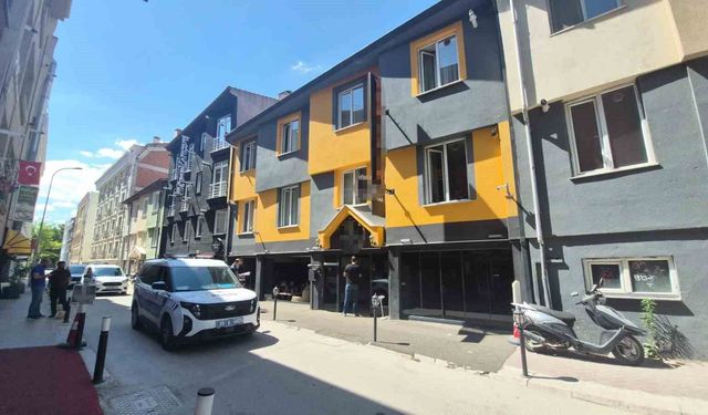 Eskişehir'de 30 yaşındaki genç adam evinde ölü bulundu