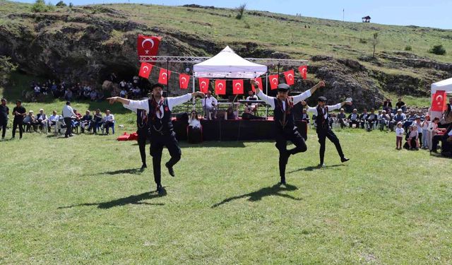 Eskişehir'de Bahar Şenliği ve Şalvar Gecesi coşkusu