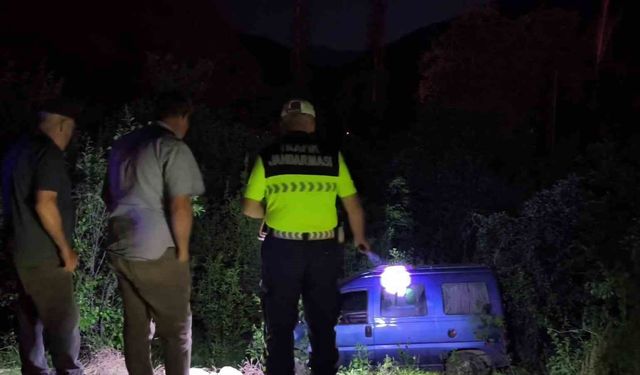 Freni patlayan araç bahçeye uçtu, sürücü yaralandı