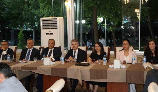 Gaziantep'te görev yerleri değişen hakim ve Cumhuriyet savcılarına veda programı düzenlendi