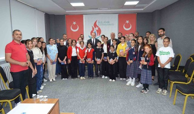 Gençler 'Yıldızlara Yakın' kitabını Kaymakam Koşansu ile değerlendirdi