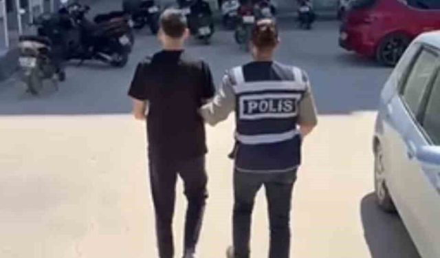 Hatay'da hapis cezası ile aranan 2 kişi tutuklandı
