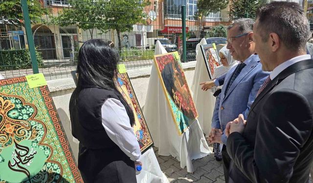 Hayat Boyu Öğrenme Haftası sergisinde Faslı kursiyerin eseri beğeni topladı