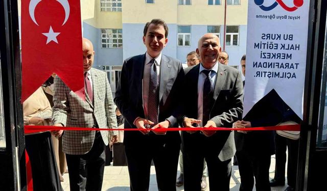 Hisarcık'ta giyim sergisi açıldı