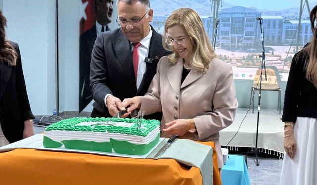 Iğdır Üniversitesi'nde üçlü kutlama: 18. kuruluş yılı, bayramlaşma ve Rektör Gürel'in birinci yılı resepsiyonla taçlandı