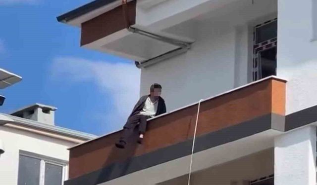 Iğdır'da inşaatın 4. katına çıkan şahsı polis ekipleri ikna etti