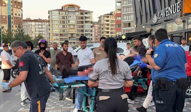 Kayseri'de AVM önünde bıçaklı kavga: 1 yaralı