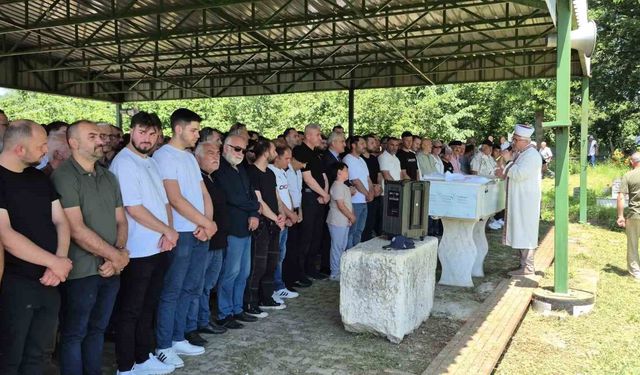 Kazada hayatını kaybeden yaşlı adam son yolculuğuna uğurlandı