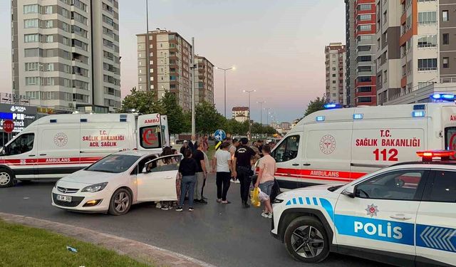 Kazada yaralanan motosiklet sürücüsüne ilk müdahale Çevik Kuvvet Şube Müdürü'nden