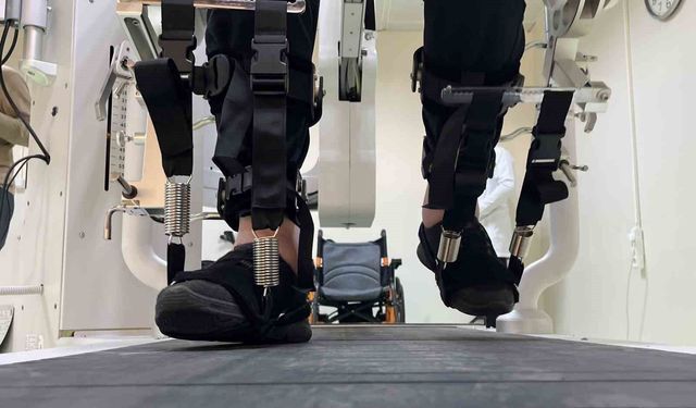 Konya'da felç hastalar için yürüme robotu kapasitesi arttı