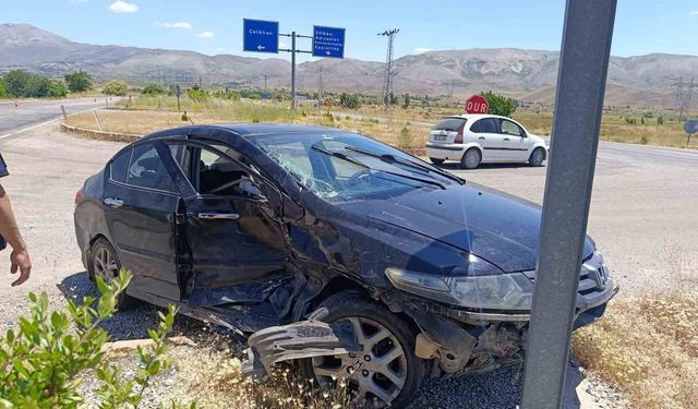 Malatya'da iki araç çarpıştı: 2 yaralı