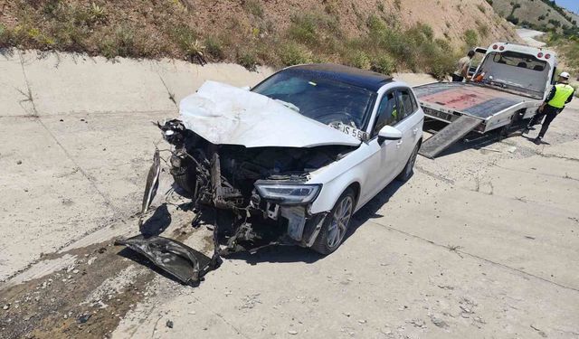 Malatya'da iki aracın çarpıştığı kaza kamerada: 4 yaralı