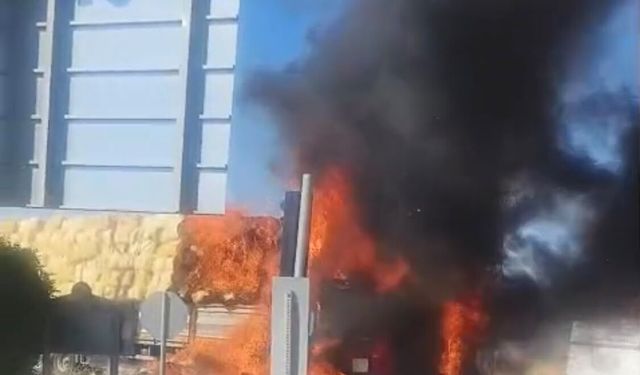 Malatya'da saman yüklü tır alev alev yandı