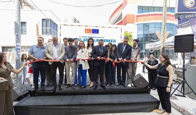 Mersin'de gençleri geleceğin mesleklerine hazırlayacak merkez açıldı