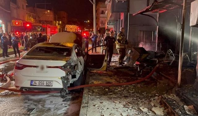 Mobilya dükkanının deposu alev alev yandı