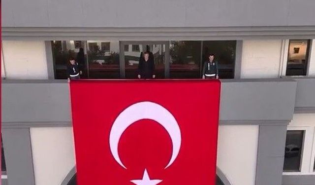 Osmaniye'de belediye personelinden ay-yıldızlılara moral videosu