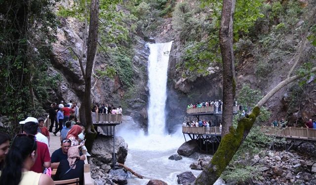 Osmaniye'nin saklı cenneti Karaçay Şelalesi, Akdeniz'in yeni gözdesi oluyor