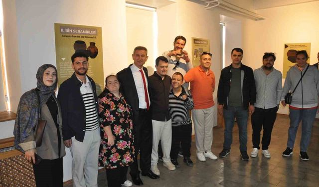 Özel bireylerden Muş Müzesi'ne ziyaret