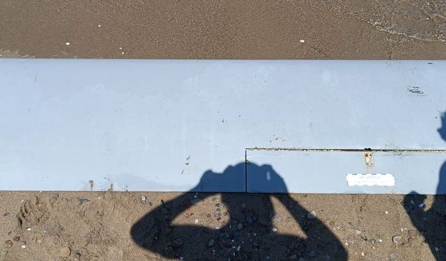 Sakarya'da sahile dron parçası vurdu
