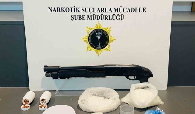 Samsun'da zehir tacirlerine gözaltı: 831 gram metamfetamin ele geçirildi