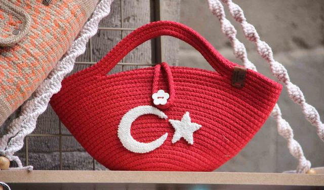 Tarihi mekanda el emeği ürünler görücüye çıktı