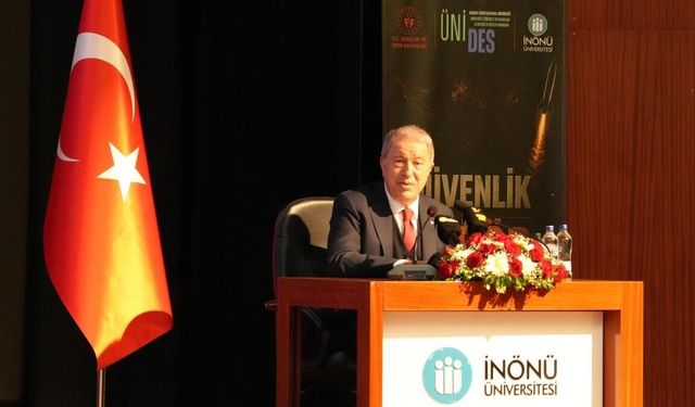 TBMM Milli Savunma Komisyonu Başkanı Hulusi Akar, Malatya'da öğrencilerle buluştu
