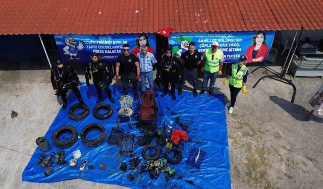 Tekirdağ'da deniz temizliği: Deniz dibinden lastik, sandalye ve plastik atıklar çıkarıldı
