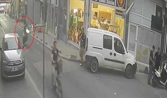 Tekirdağ'da ön teker şovu kazayla bitti, yaya ezilmekten son anda kurtuldu: Korkunç anlar kamerada