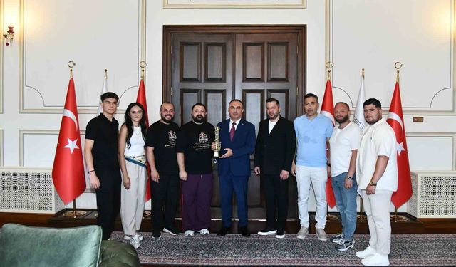 Tekirdağlı halk oyunları ekibi Türkiye şampiyonu oldu