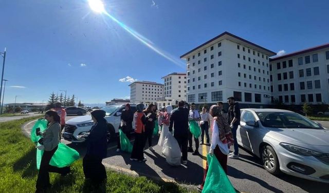 Üniversitede 'Bulmak İstediğin Gibi Bırak' çevre seferberliği