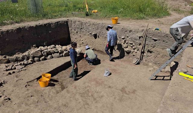 Uşaklı Höyük'teki kazılarda eski çağlara ait ritüel alanları araştırılıyor