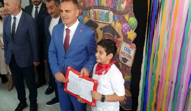 Vali Akbıyık'tan yaz tatilinde kitap tavsiyesi