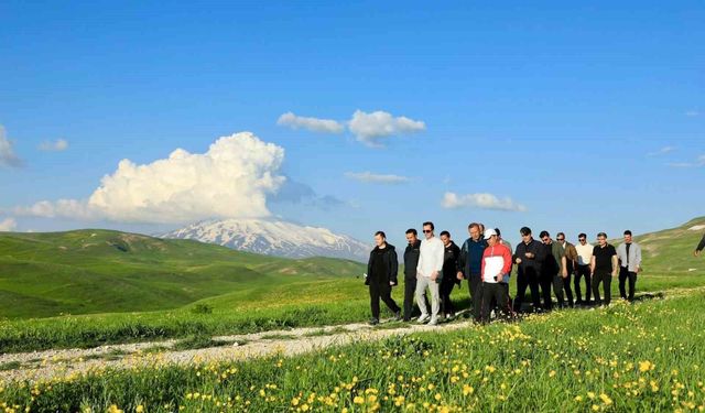 Vali Karakaya, Sütey Yaylası'nda doğa yürüyüşü yaptı