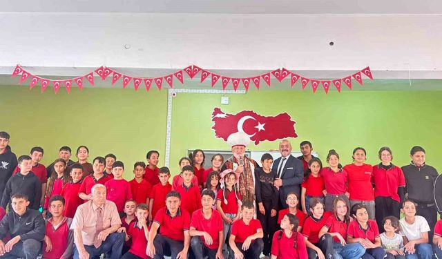 Yozgat'ta öğrenciler Nasreddin Hoca ile buluştu