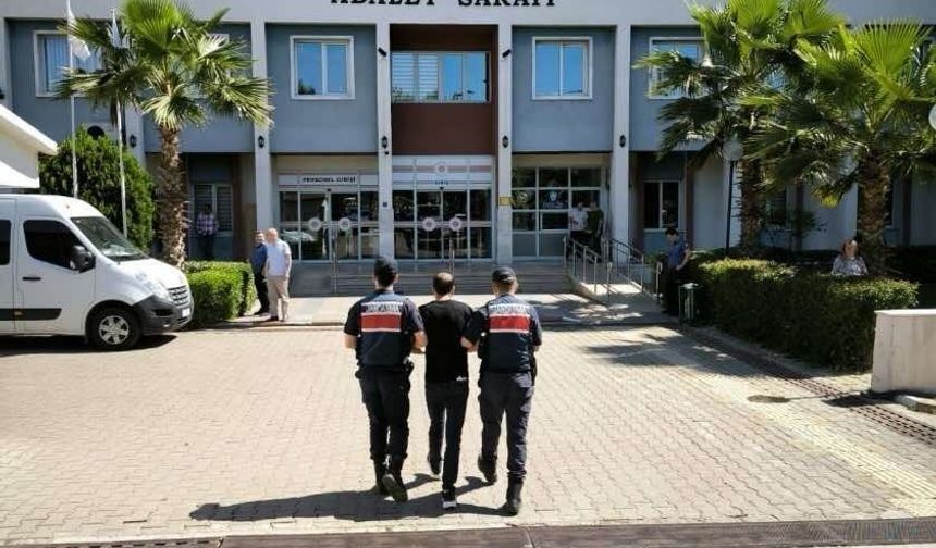 Kaçmak için başkasının adına bilet aldı