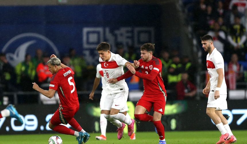 A Milli Futbol Takımı, İzlanda maçı için İzmir’de