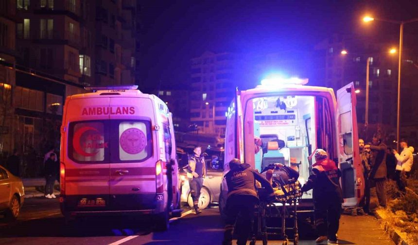 Alkollü sürücü kaza yaptıktan sonra ambulanstan kaçmaya çalıştı