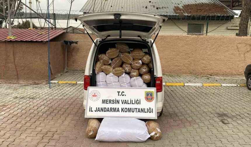 Jandarma ekiplerinin düzenlediği operasyonda 3 kişiye gözaltı